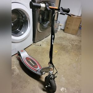 Motorized Rechargeable Scooter